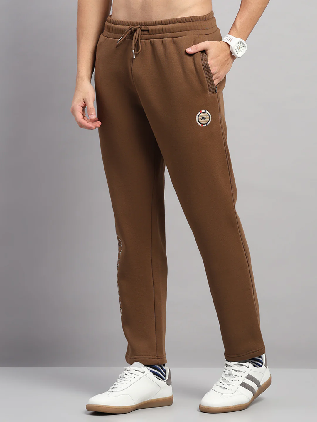 Men Brown Solid Collar Full Sleeve Winter Tracksuit - Image 8