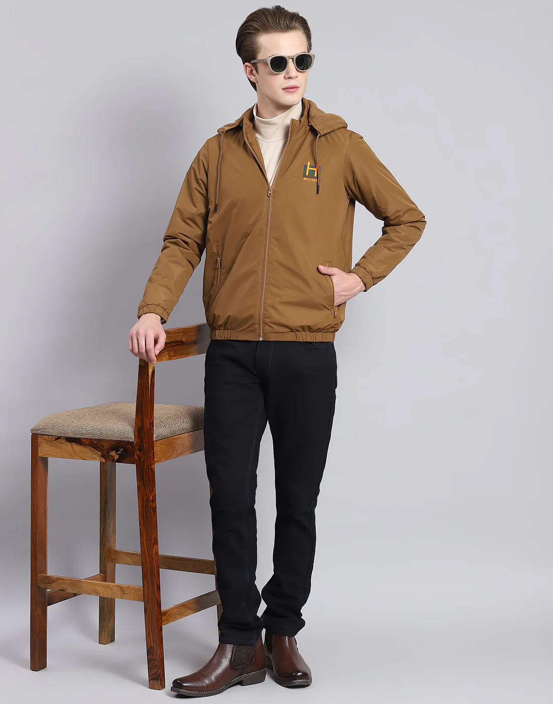 Men Brown Solid Hooded Full Sleeve Jacket - Image 2