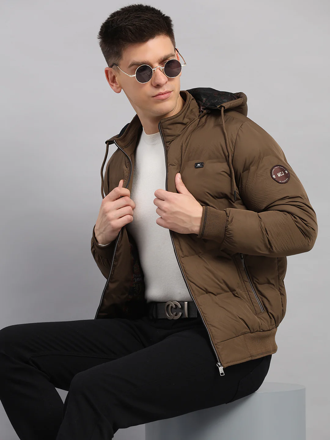 Men Brown Solid Hooded Full Sleeve Jacket - Image 6
