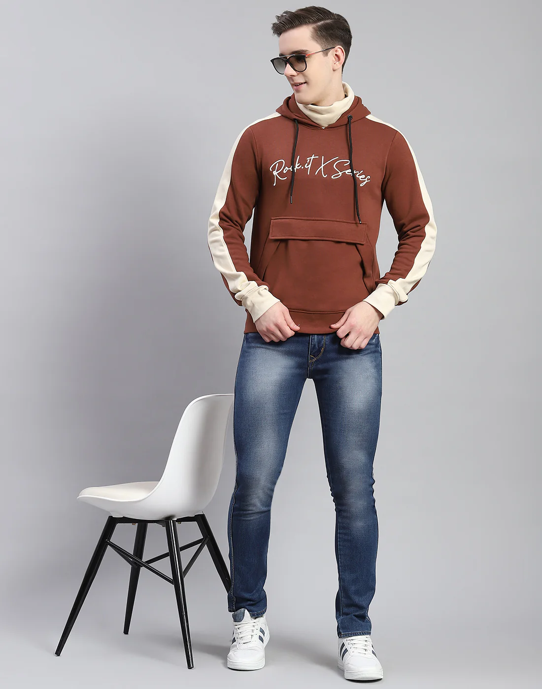 Rock.it Men Brown Solid Hooded Full Sleeve Sweatshirt - Image 2