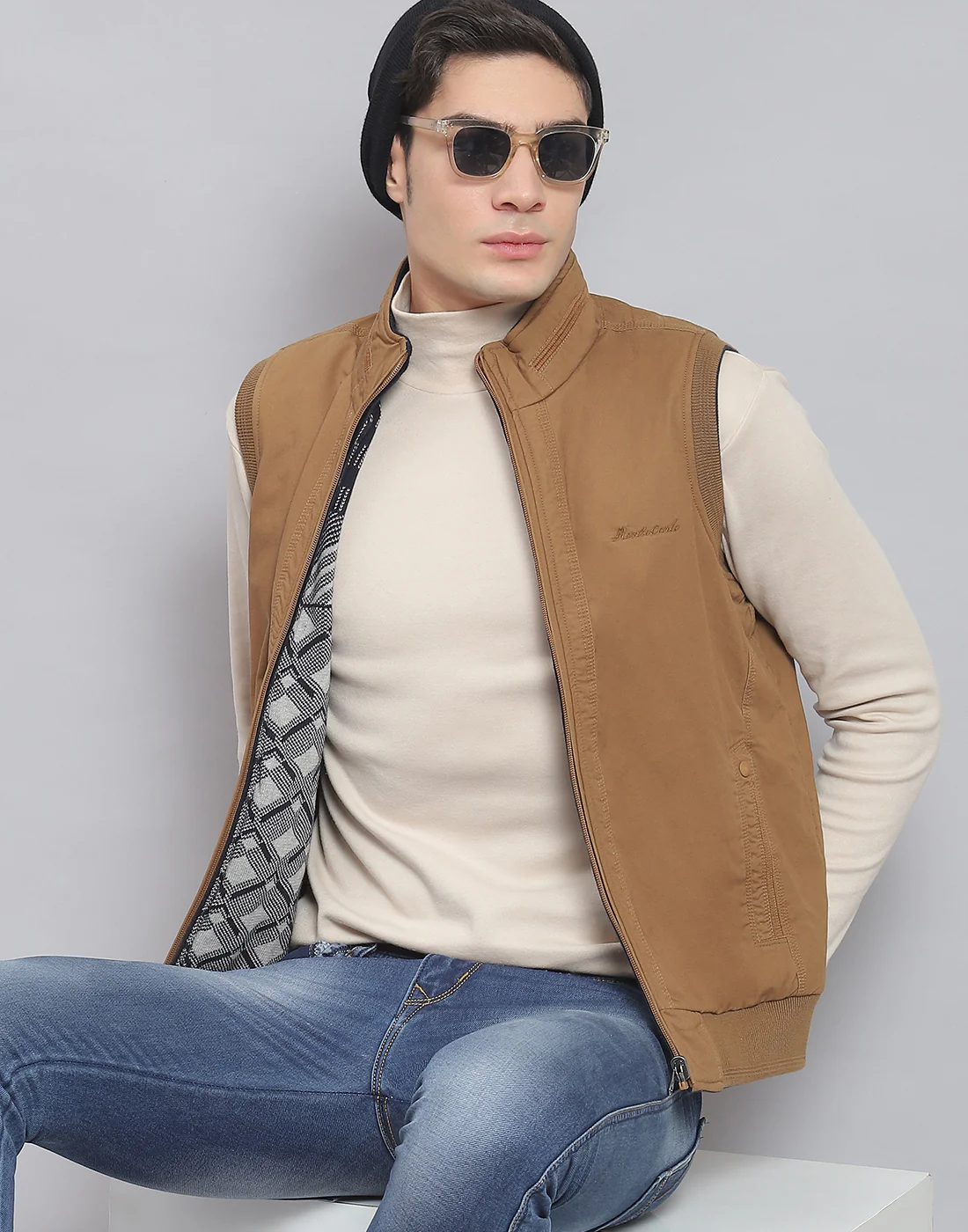 Men Brown Solid Stand Collar Sleeveless Jacket - Image 2
