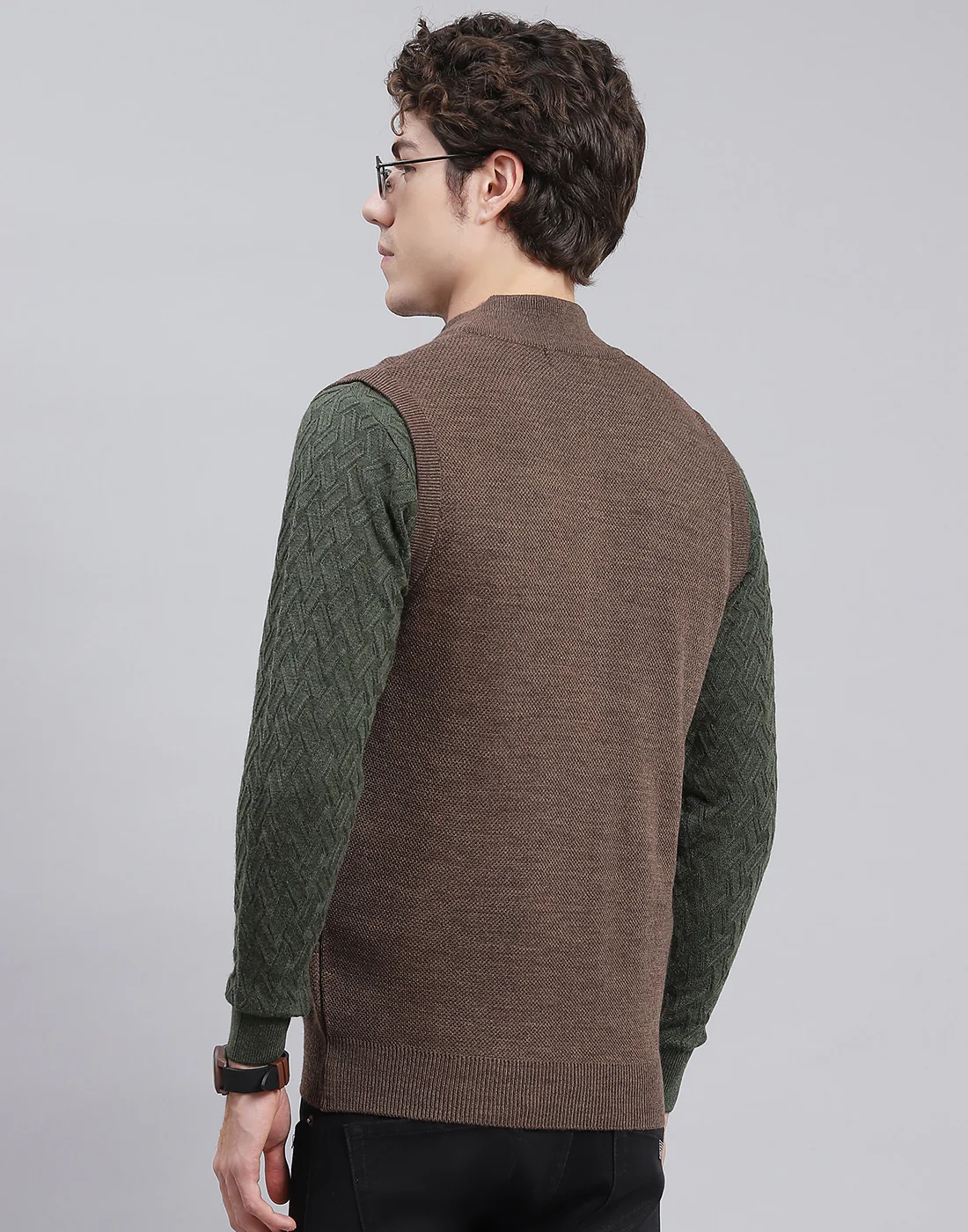 Men Brown Solid Stand Collar Sleeveless Sweater - Image 5