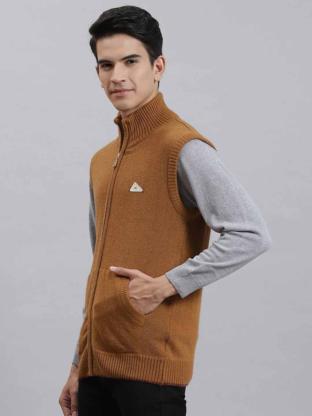 Men Brown Solid Stand Collar Sleeveless Sweaters/Pullovers - Image 3