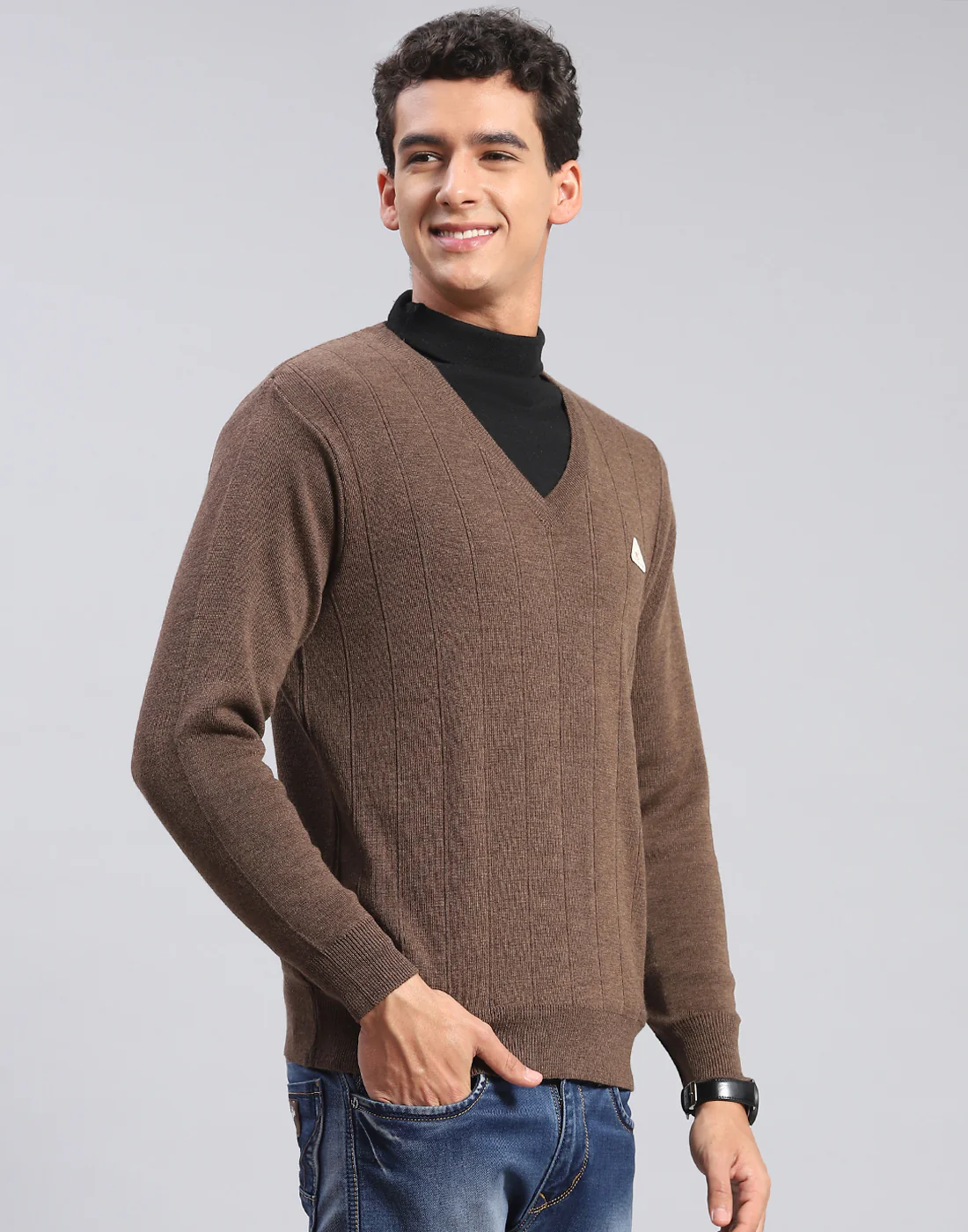Men Brown Solid V Neck Full Sleeve Pullover - Image 5