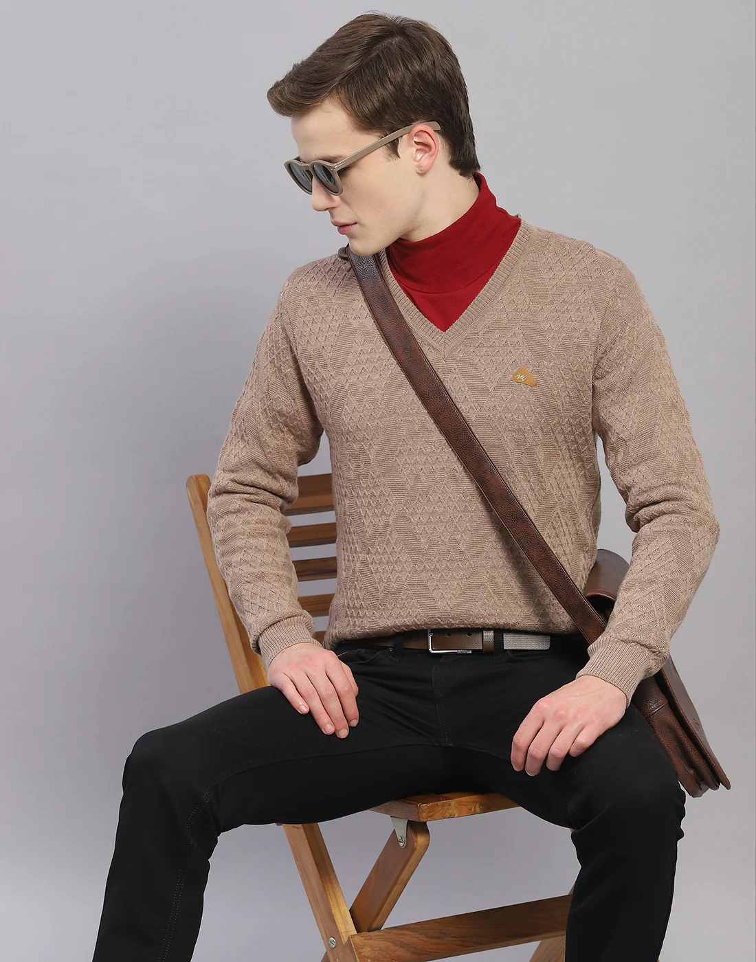 Men Brown Solid V Neck Full Sleeve Pullover - Image 2