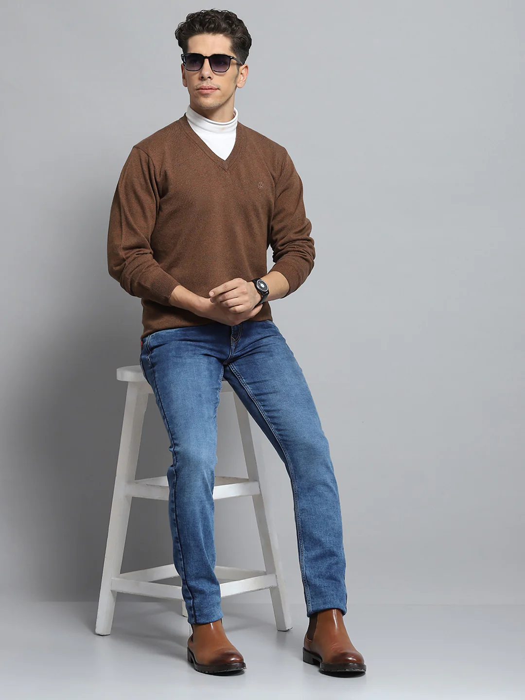 Men Brown Solid V Neck Full Sleeve Pullover - Image 2