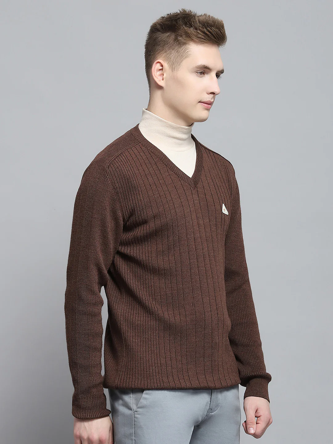 Men Brown Solid V Neck Full Sleeve Pullover - Image 4