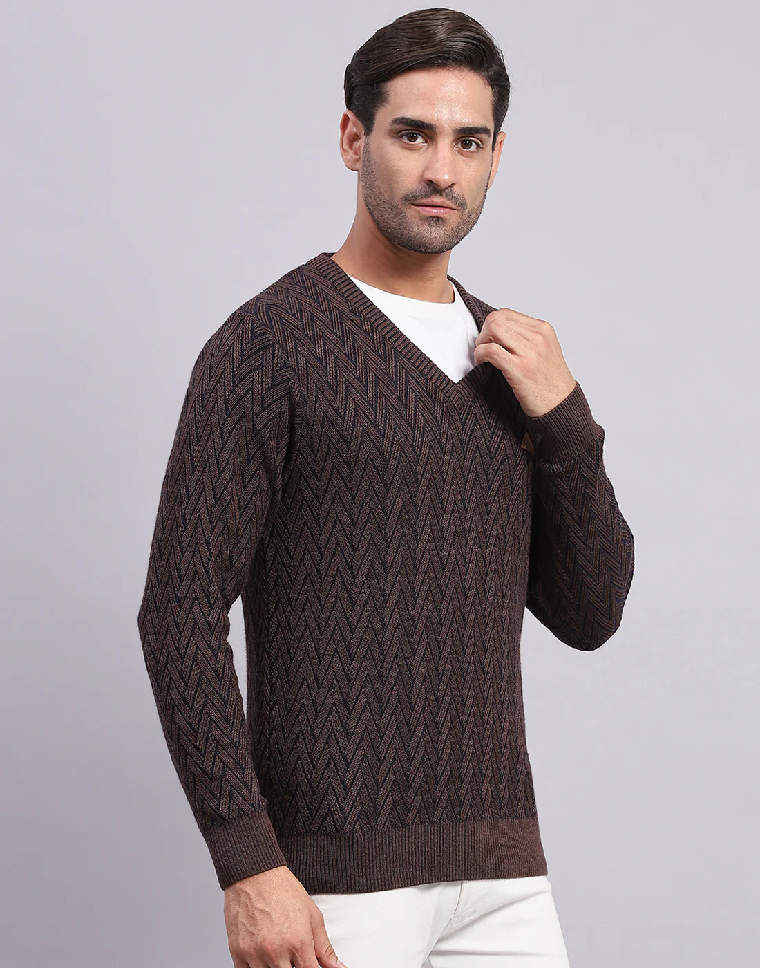 Men Brown Solid V Neck Full Sleeve Pullover - Image 4