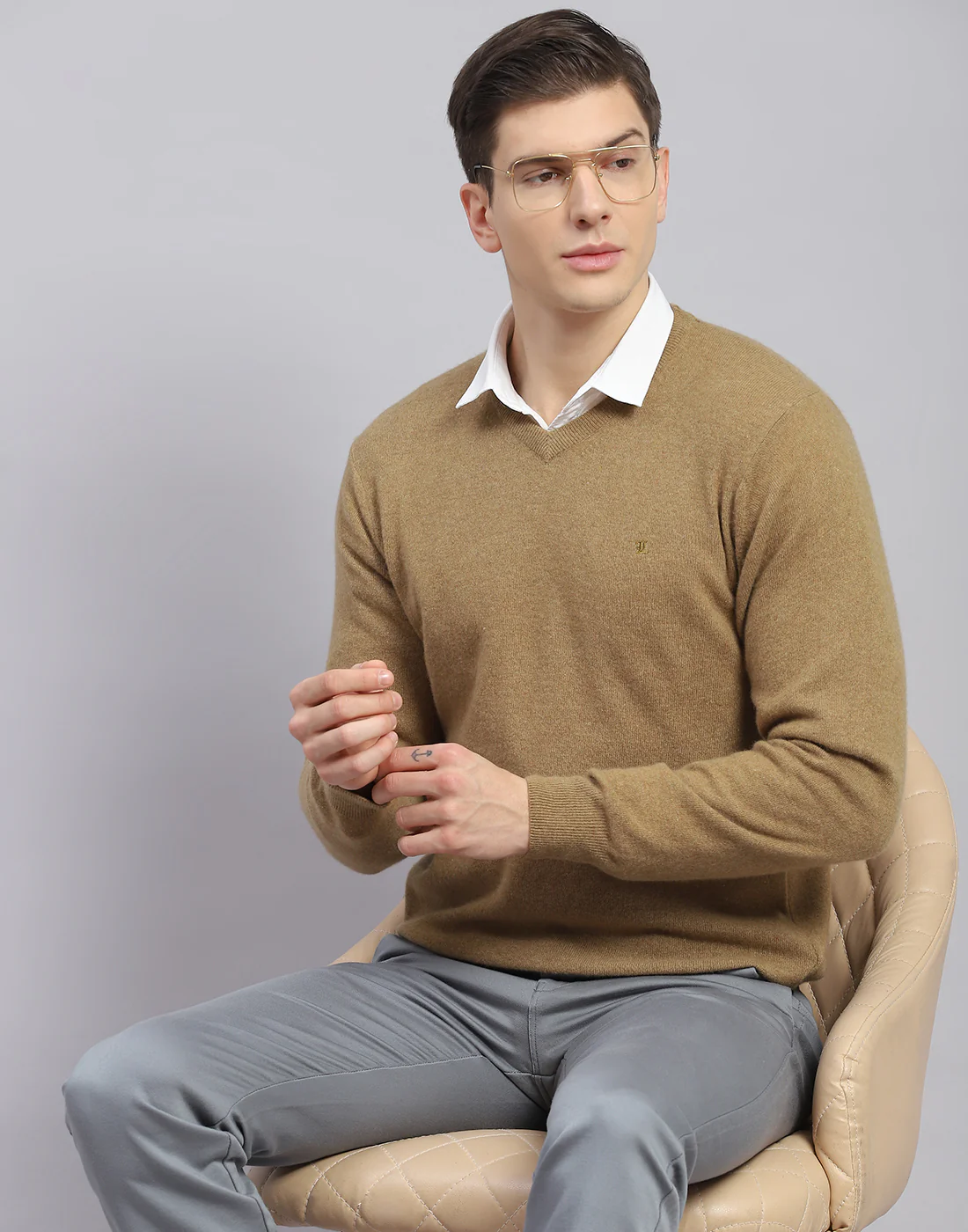 Men Brown Solid V Neck Full Sleeve Sweater - Image 2