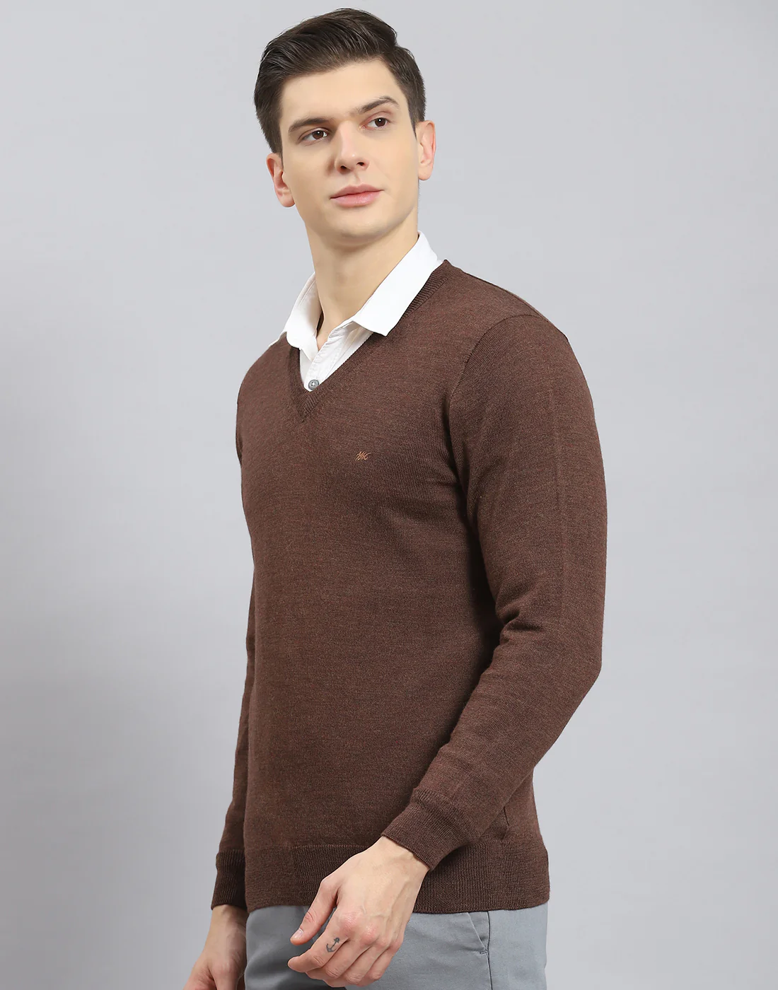Men Brown Solid V Neck Full Sleeve Sweater - Image 4