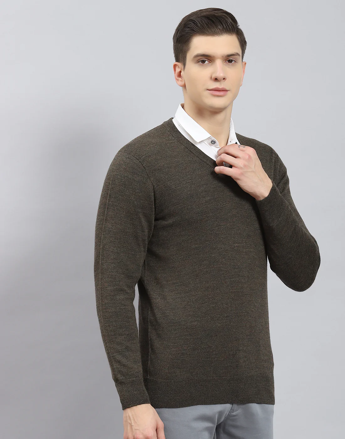 Men Brown Solid V Neck Full Sleeve Sweater - Image 6