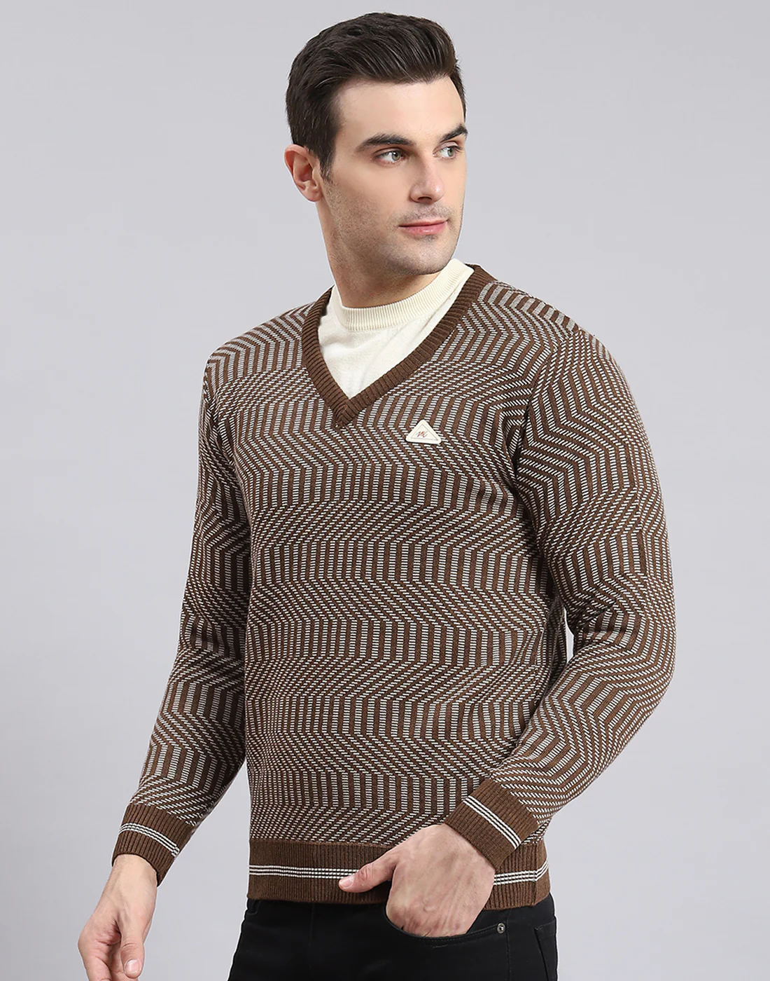 Men Brown Solid V Neck Full Sleeve Sweater - Image 3