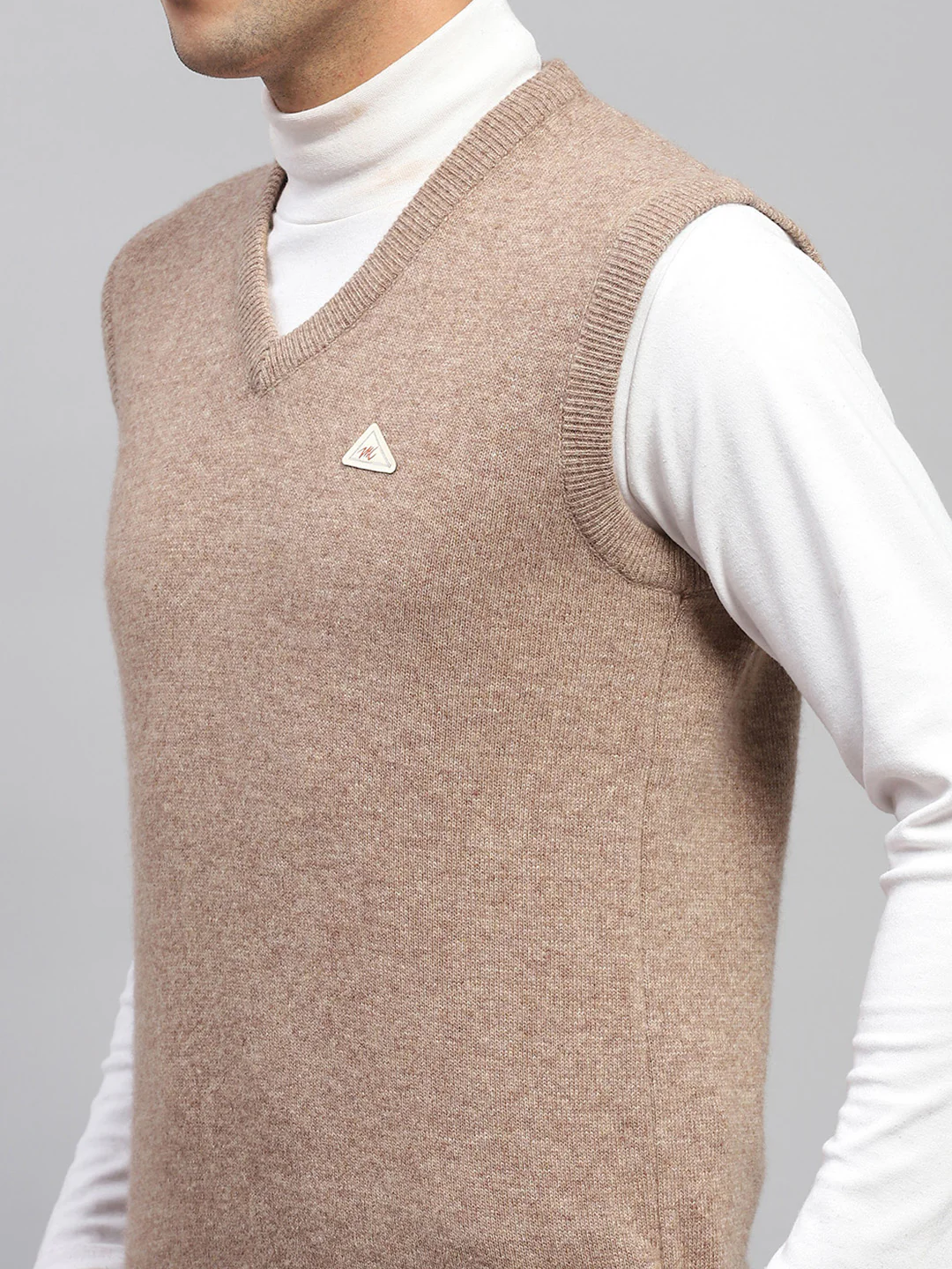 Men Brown Solid V Neck Sleeveless Sweater - Image 6