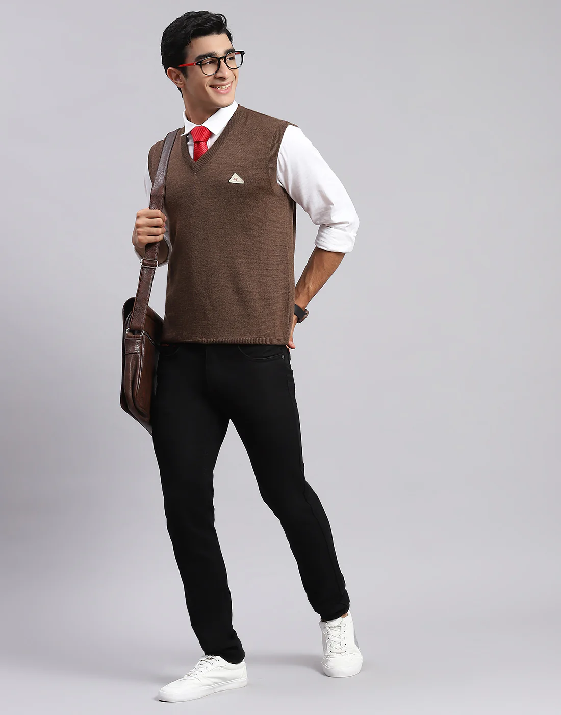 Men Brown Solid V Neck Sleeveless Sweater - Image 5