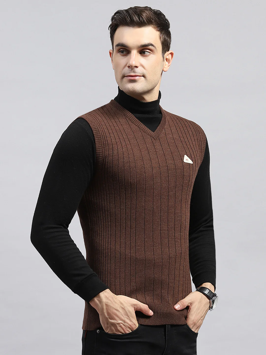 Men Brown Solid V Neck Sleeveless Sweater - Image 4
