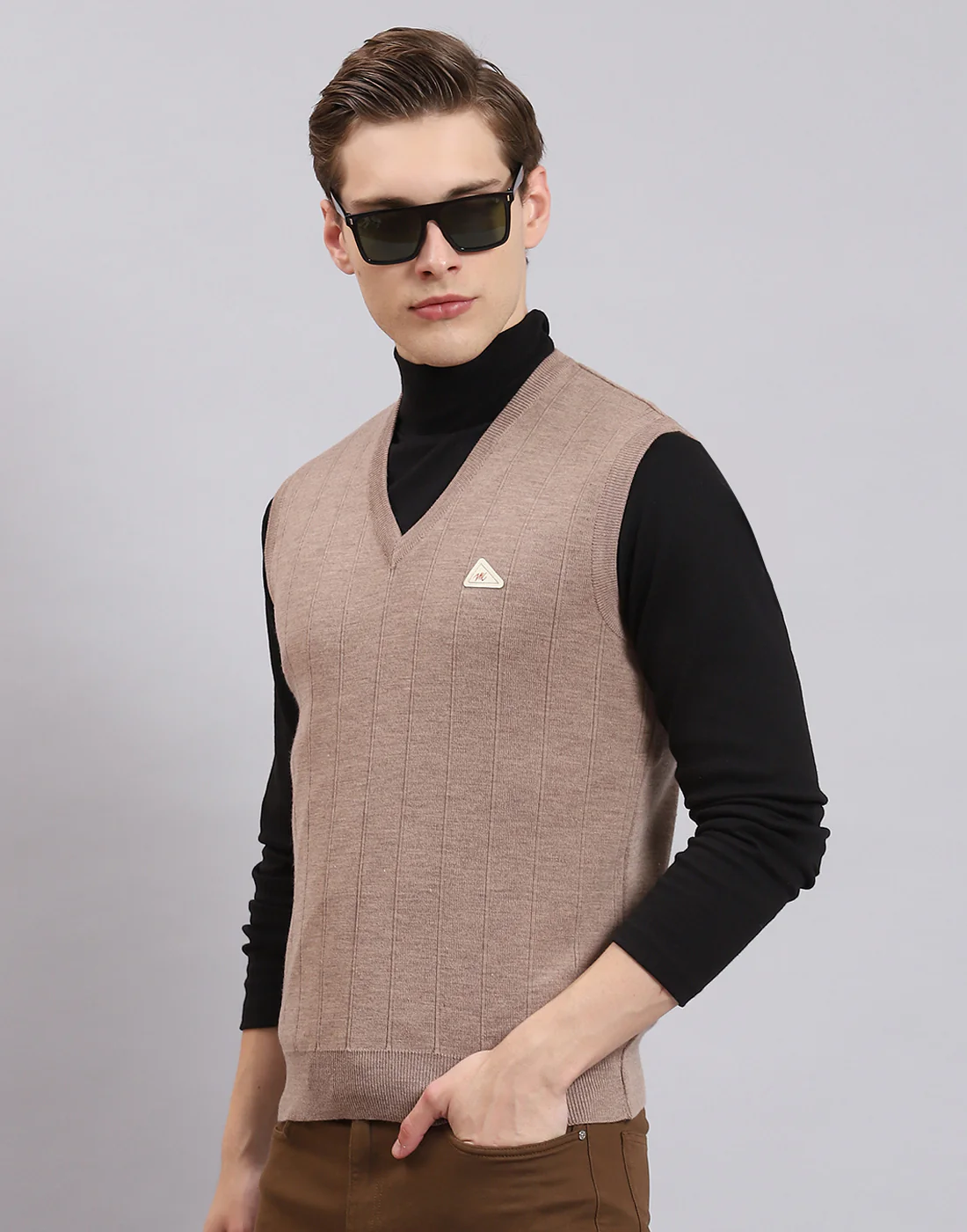 Men Brown Solid V Neck Sleeveless Sweater - Image 3