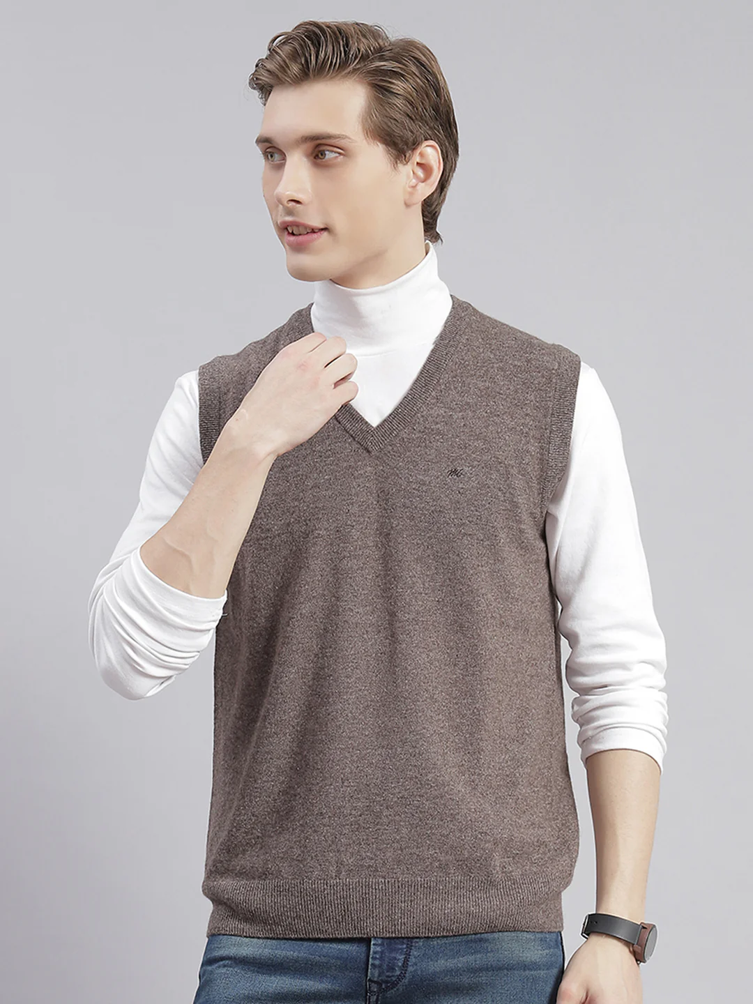 Men Brown Solid V Neck Sleeveless Sweaters/Pullovers - Image 3