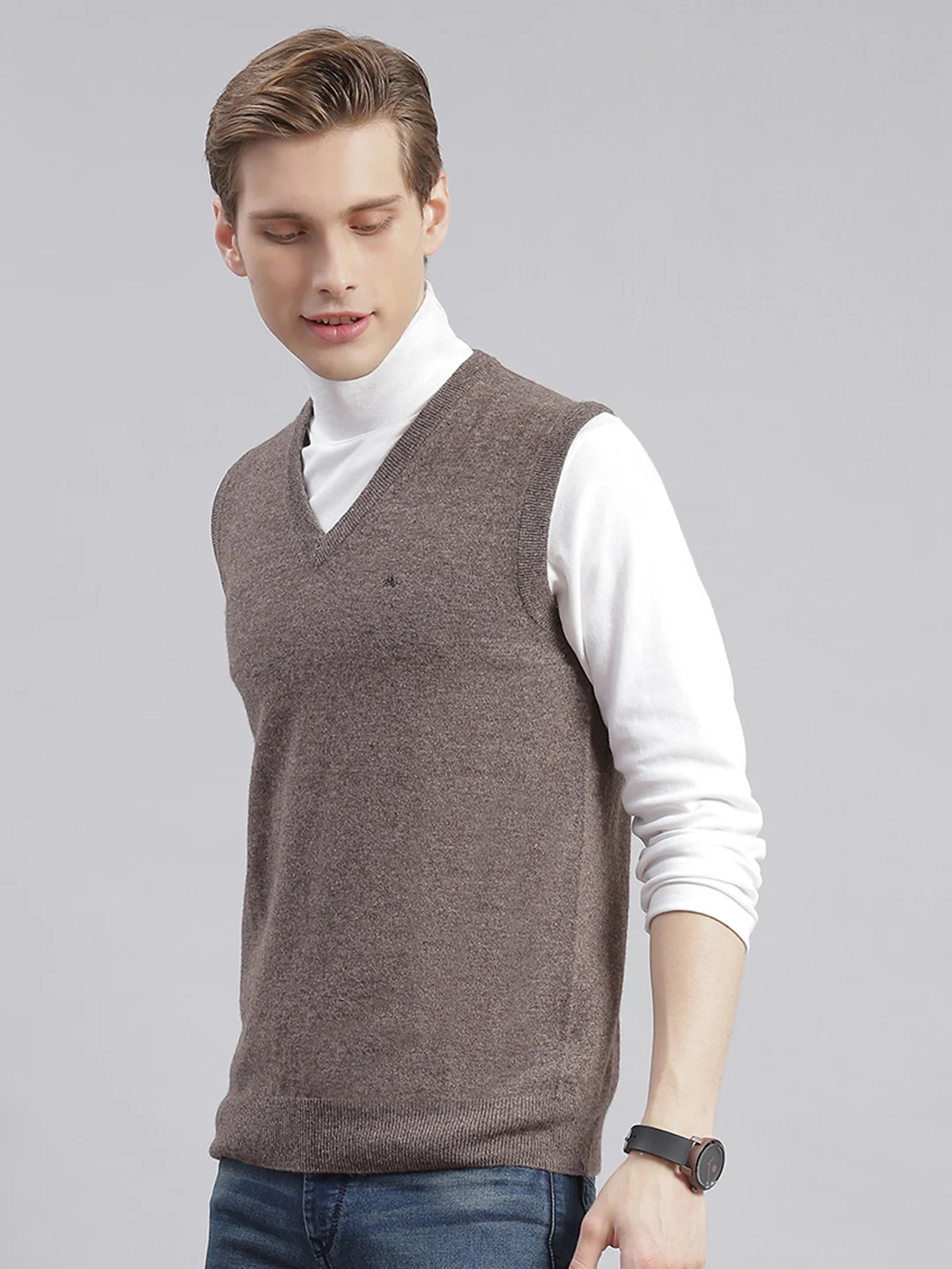 Men Brown Solid V Neck Sleeveless Sweaters/Pullovers - Image 4