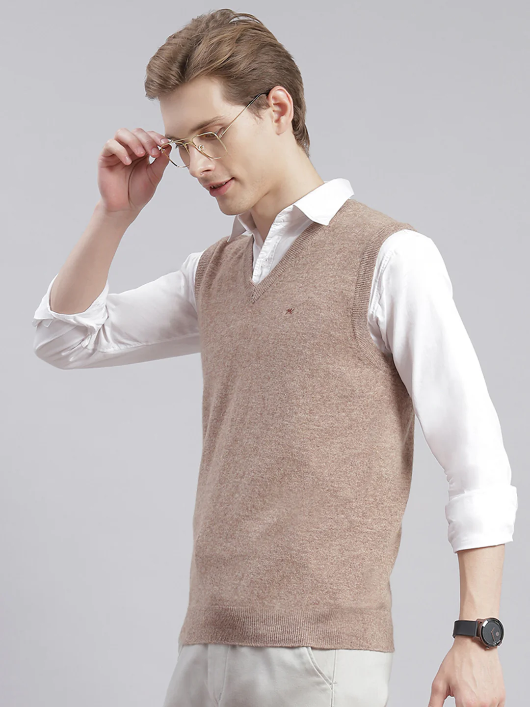 Men Brown Solid V Neck Sleeveless Sweaters/Pullovers - Image 4