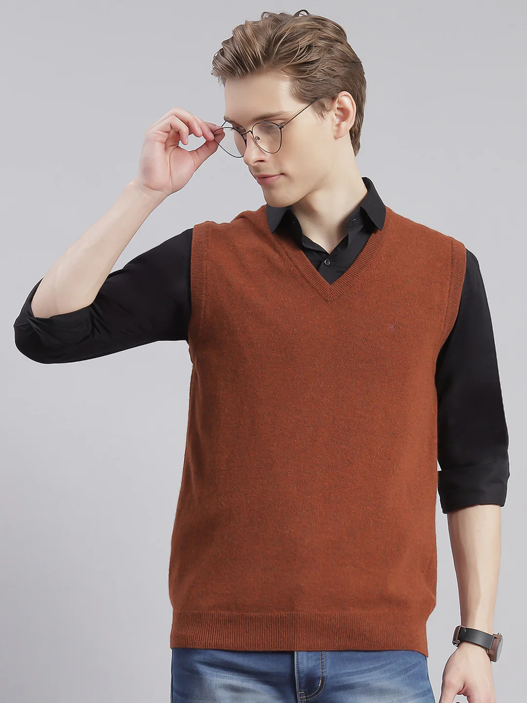 Men Brown Solid V Neck Sleeveless Sweaters/Pullovers - Image 3