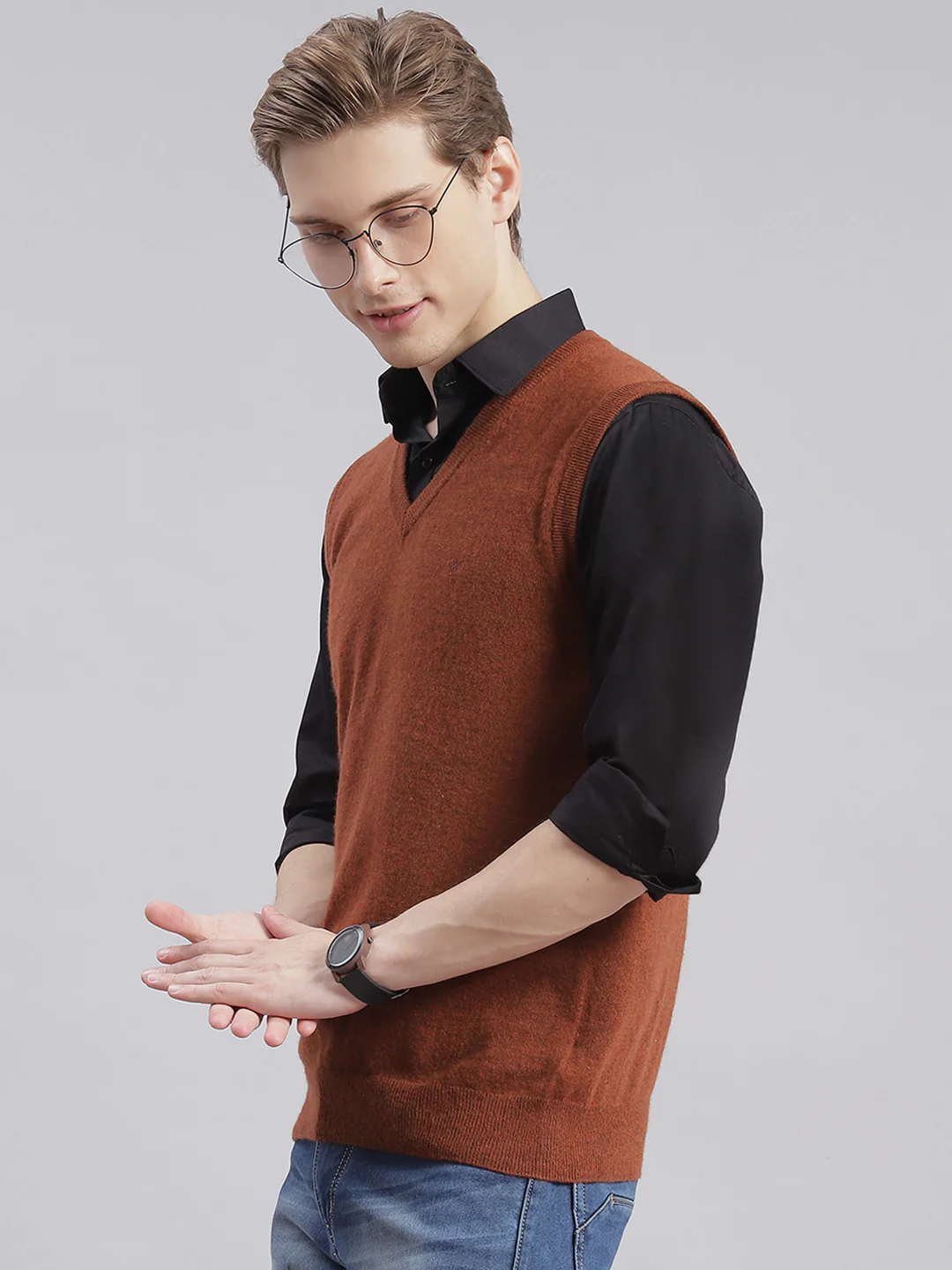 Men Brown Solid V Neck Sleeveless Sweaters/Pullovers - Image 4