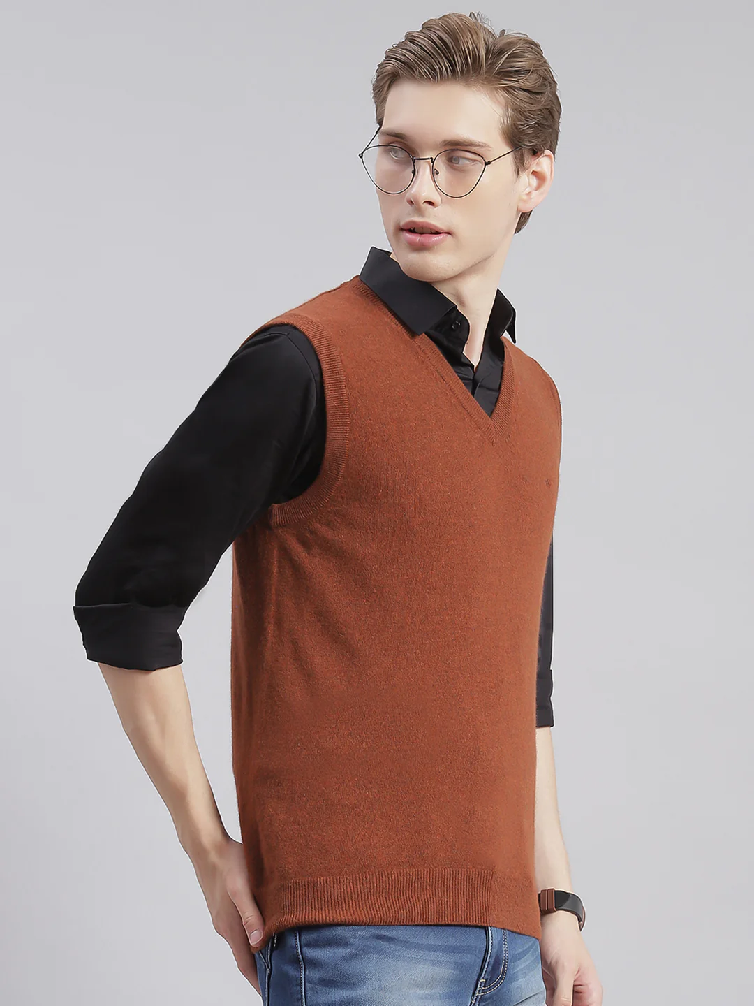 Men Brown Solid V Neck Sleeveless Sweaters/Pullovers - Image 5