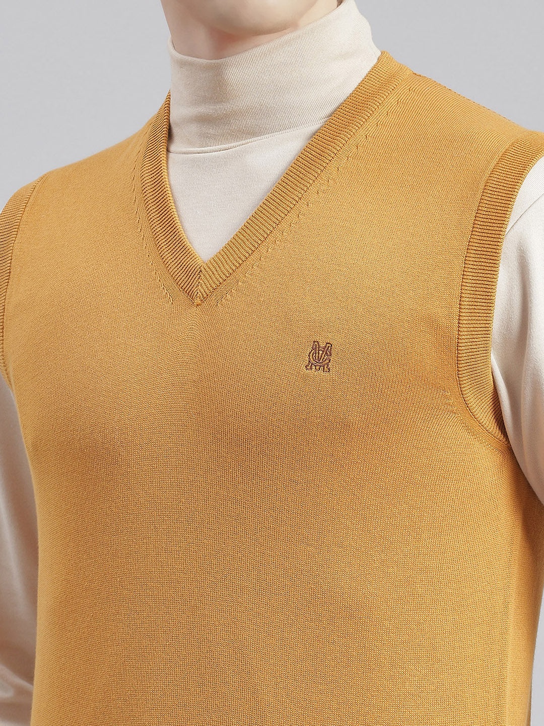 Men Brown Solid V Neck Sleeveless Sweaters/Pullovers - Image 7