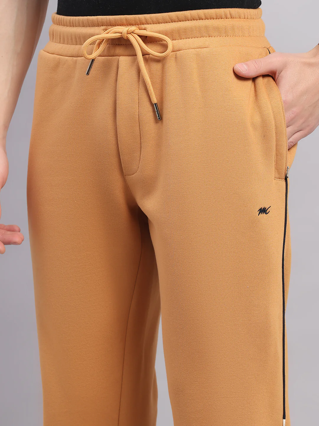 Men Camel Brown Solid Hooded Full Sleeve Winter Tracksuit - Image 9