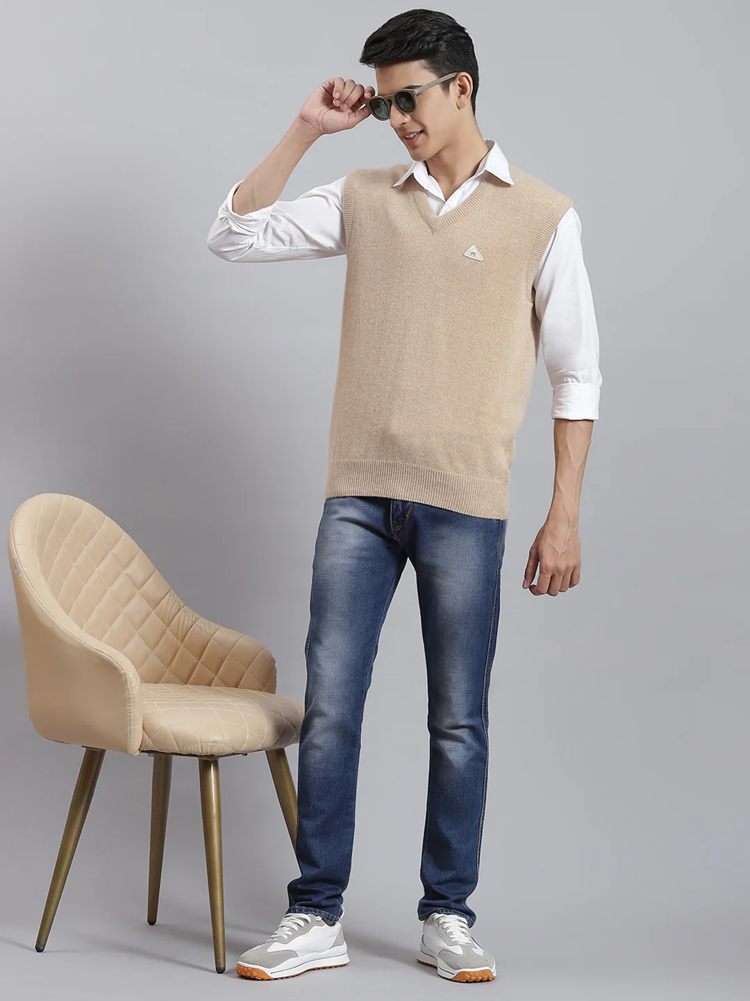 Men Camel Brown Solid V Neck Sleeveless Sweaters/Pullovers