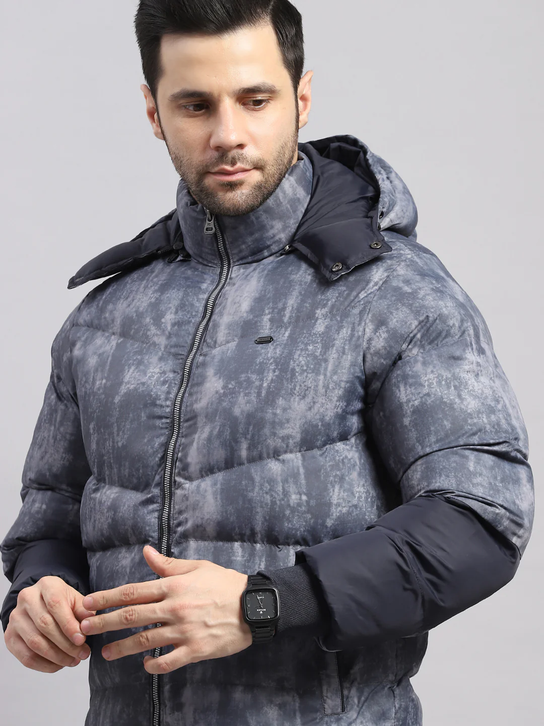 Men Charcoal Solid Hooded Full Sleeve Jacket - Image 7