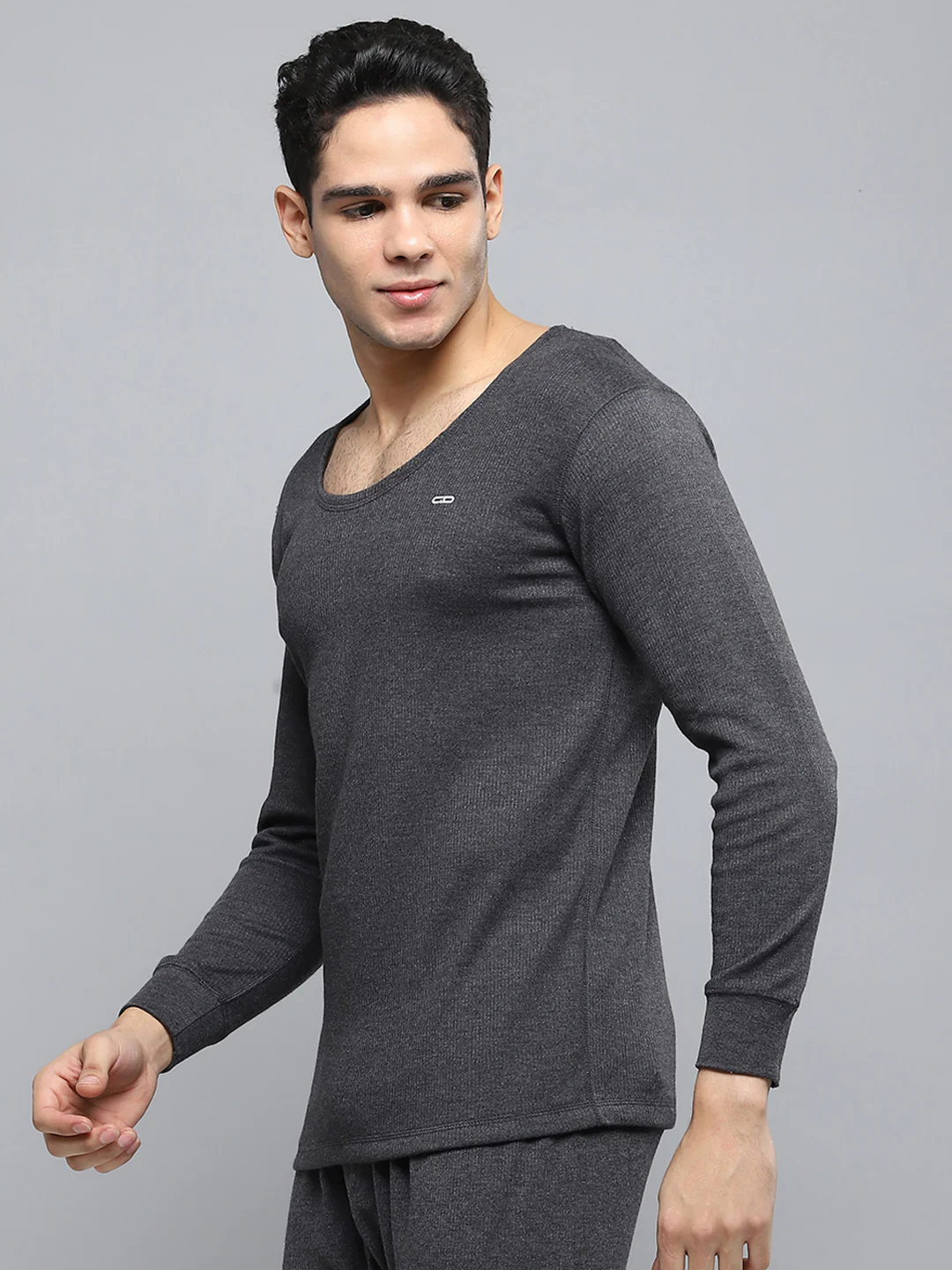 Men Charcoal Solid Round Neck Full Sleeve Thermal Vest - Image 3