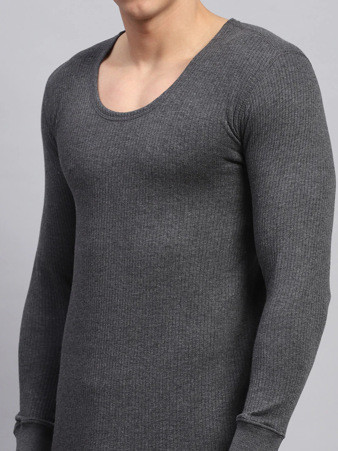 Men Charcoal Solid Round Neck Full Sleeve Thermal Vest - Image 6