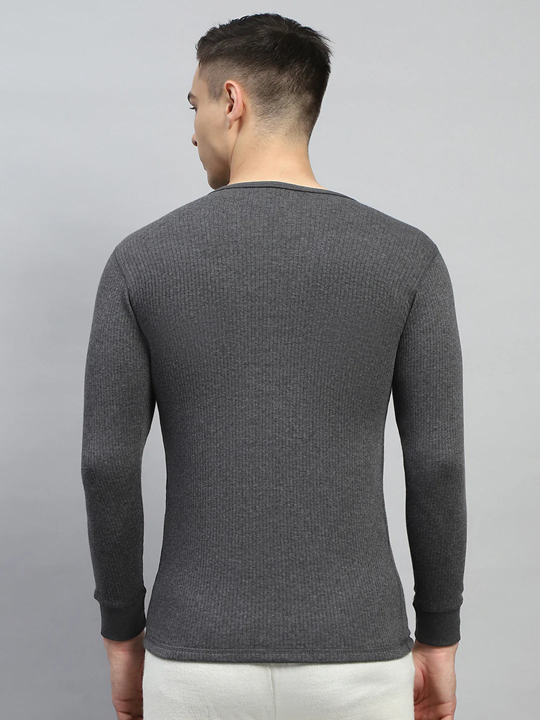 Men Charcoal Solid Round Neck Full Sleeve Thermal Vest - Image 5
