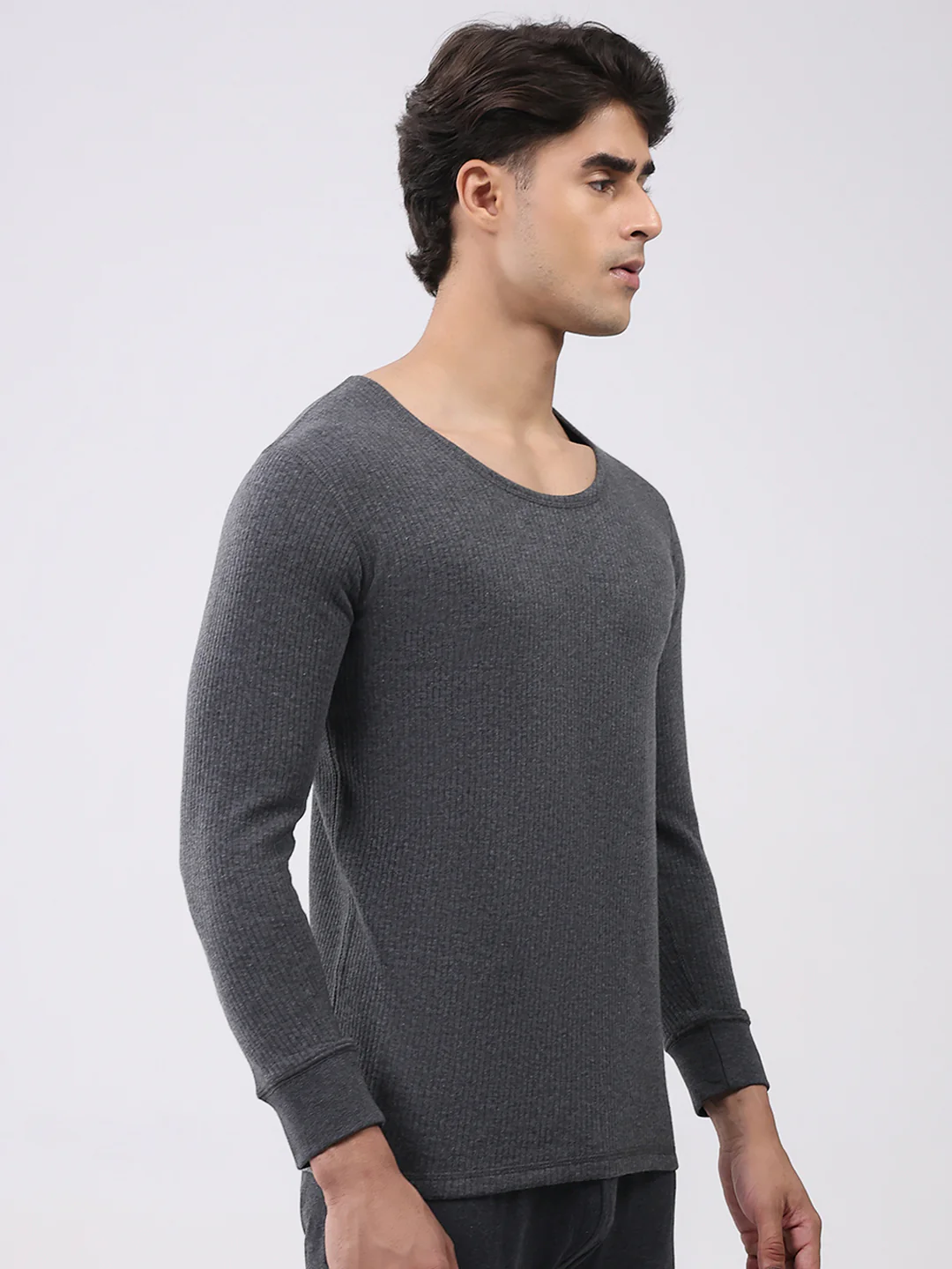 Men Charcoal Solid Round Neck Full Sleeve Thermal Vest - Image 4