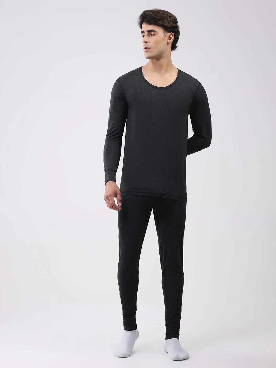Men Charcoal Solid Round Neck Full Sleeve Thermal Vest - Image 2