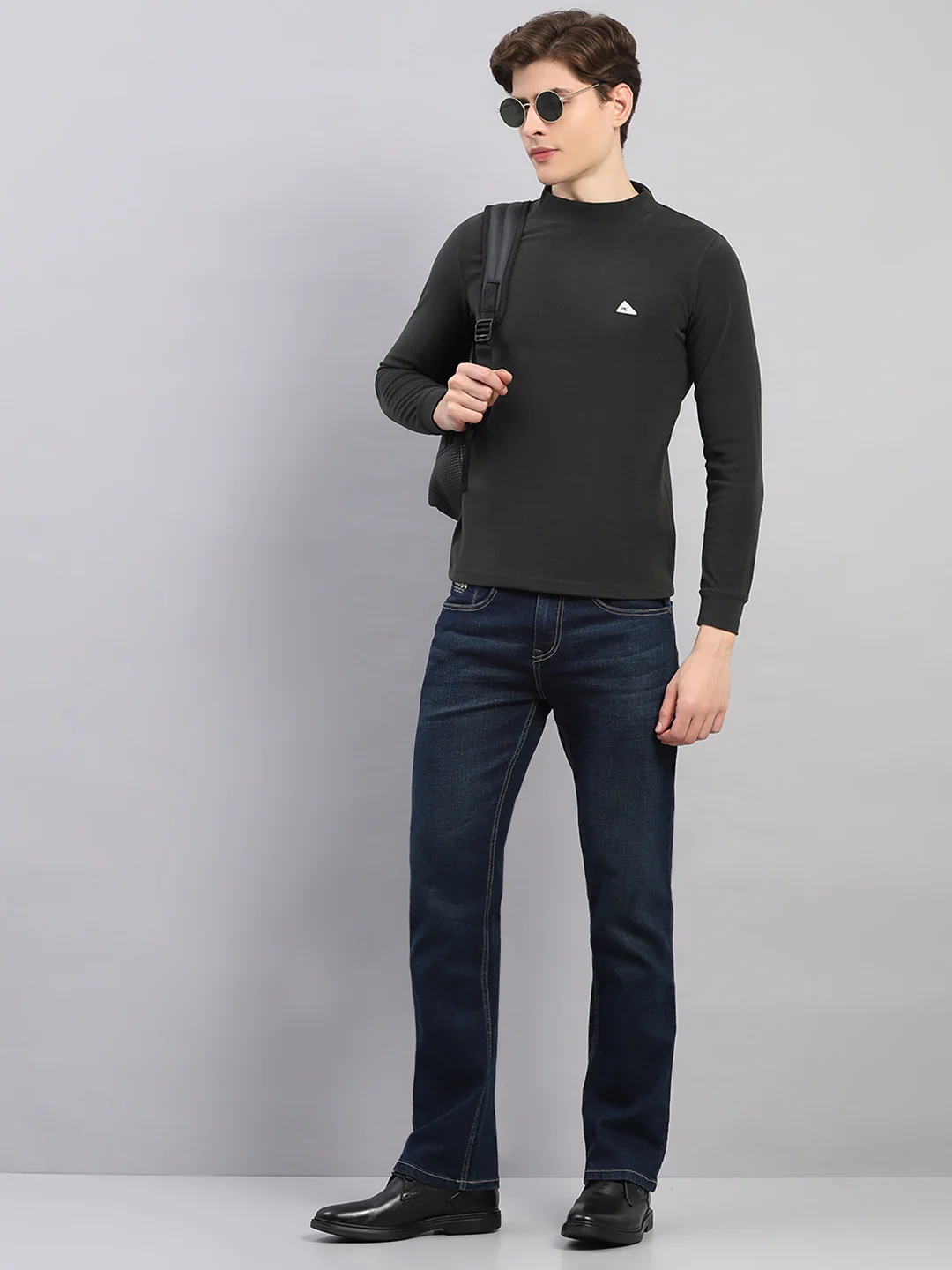 Men Charcoal Solid Round Neck Full Sleeve Winter T-Shirt - Image 2