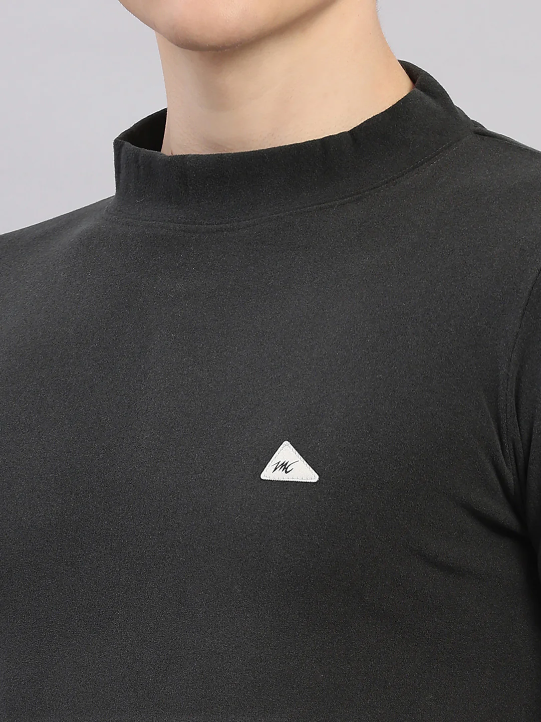 Men Charcoal Solid Round Neck Full Sleeve Winter T-Shirt - Image 7