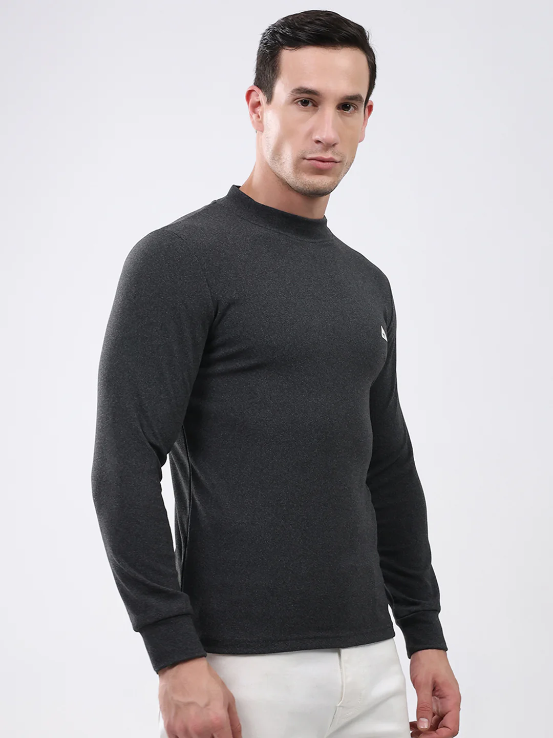 Men Charcoal Solid Round Neck Full Sleeve Winter T-Shirt - Image 4