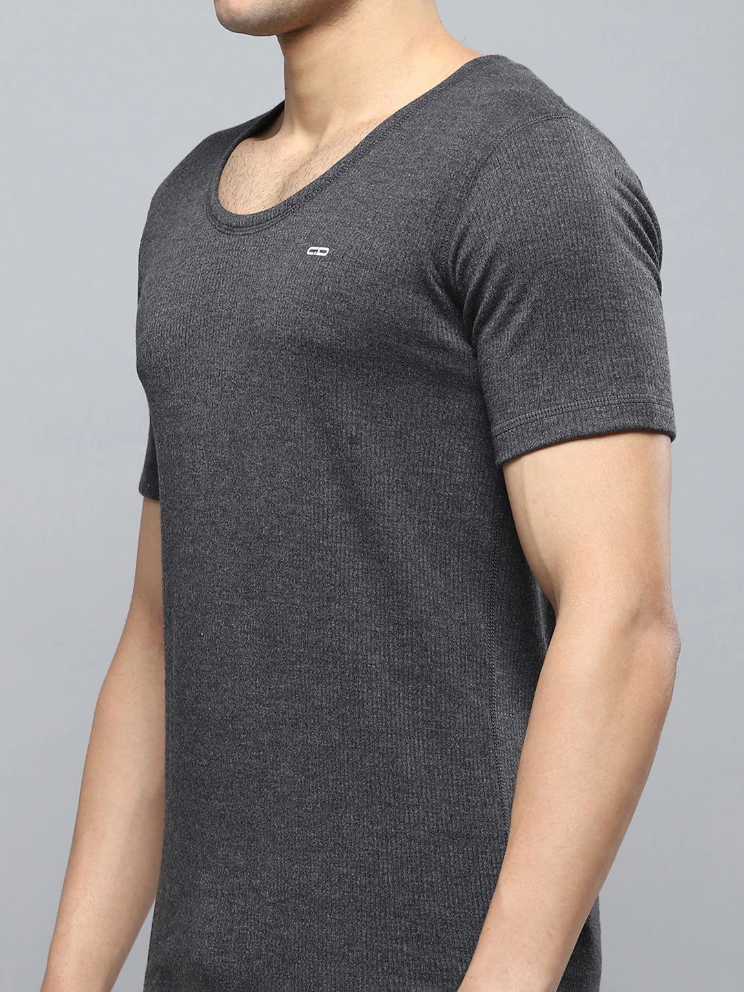 Men Charcoal Solid Round Neck Half Sleeve Thermal Vest - Image 6