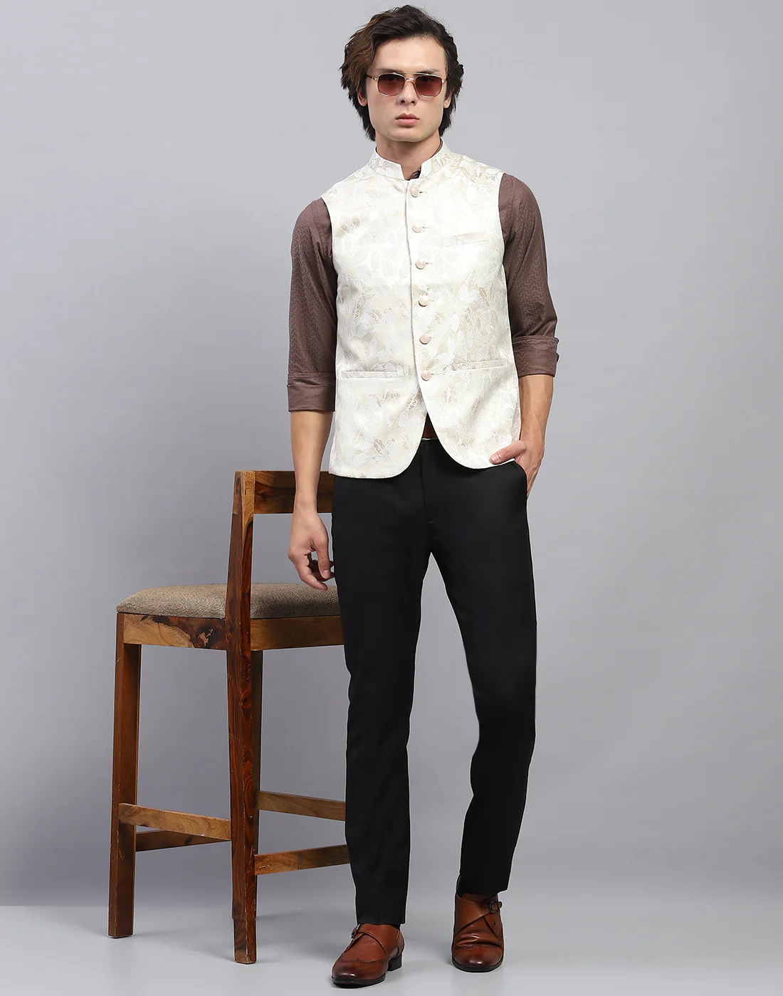Men Cream Floral Print Band Collar Sleeveless Nehru Jacket - Image 2