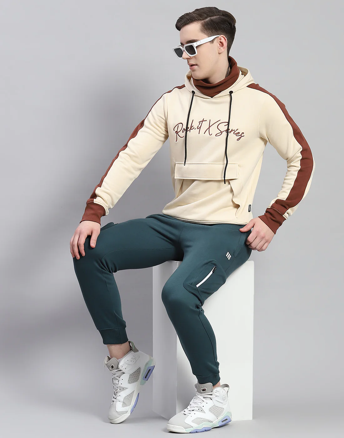 Rock.it Men Cream Solid Hooded Full Sleeve Sweatshirt - Image 3