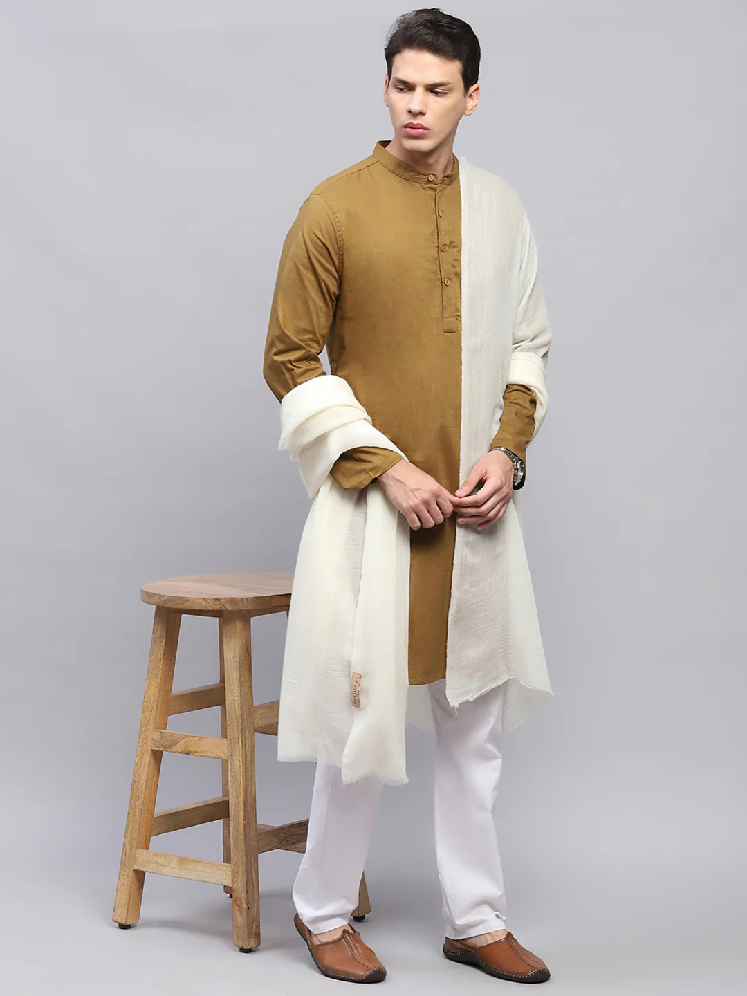 Men Cream Solid Lohi Shawl - Image 2