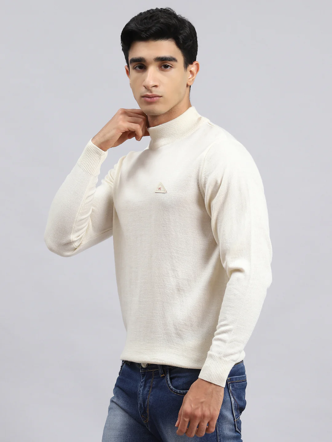Men Cream Solid Pullover - Image 4