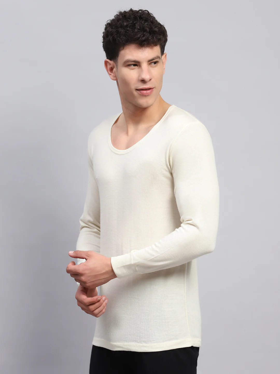 Men Cream Solid Round Neck Full Sleeve Thermal Vest - Image 3