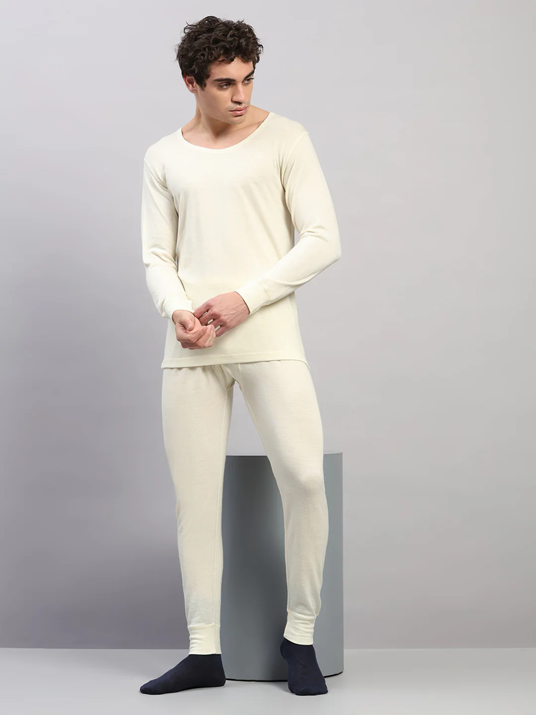 Men Cream Solid Round Neck Full Sleeve Thermal Vest - Image 2