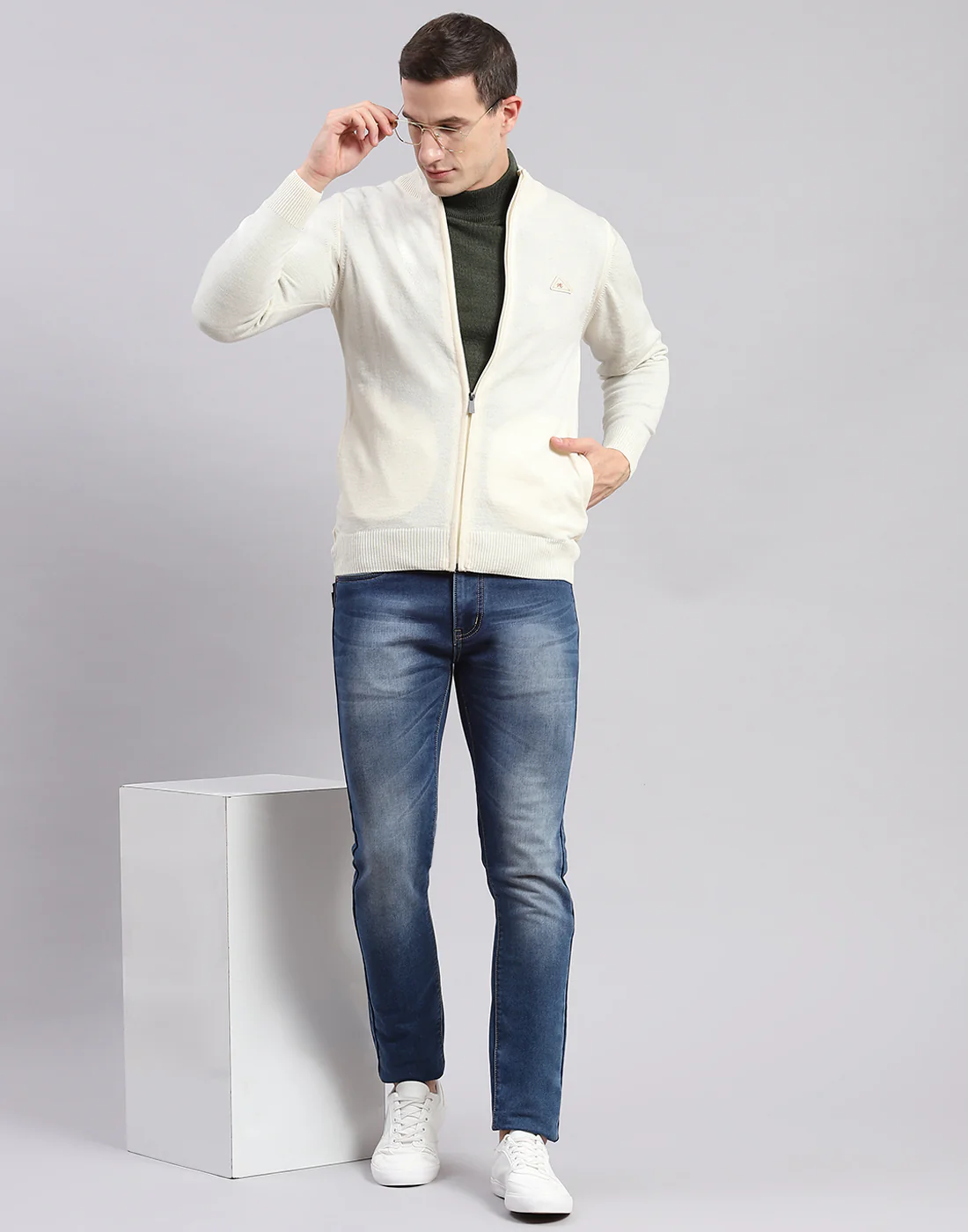 Men Cream Solid Stand Collar Full Sleeve Pullover - Image 5