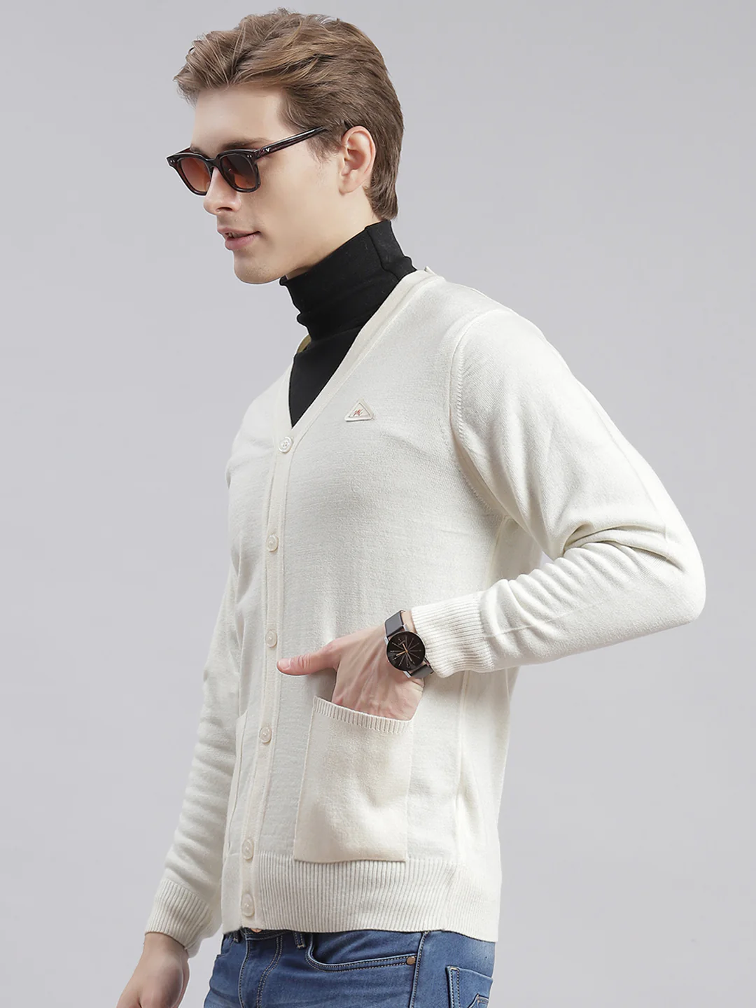 Men Cream Solid V Neck Full Sleeve Cardigans - Image 5