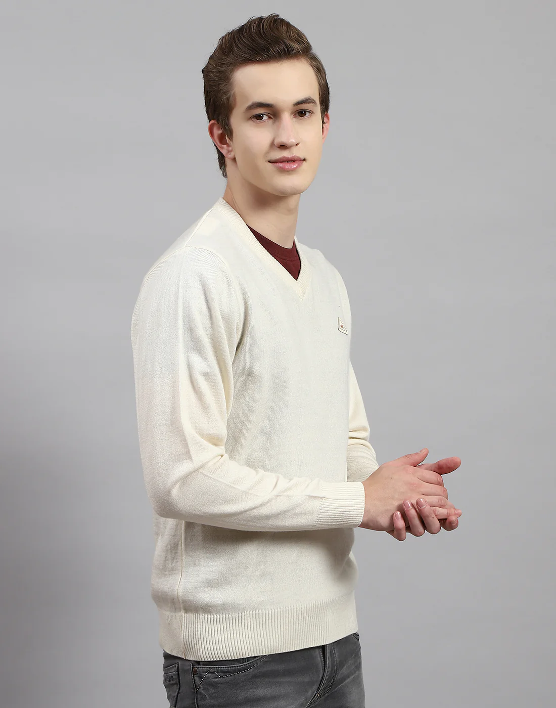 Men Cream Solid V Neck Full Sleeve Pullover - Image 4