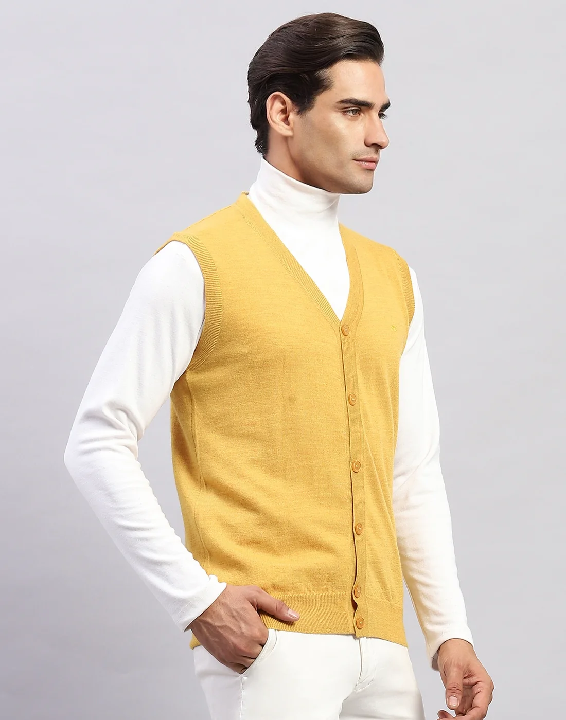 Men Cream Solid V Neck Sleeveless Cardigan - Image 4
