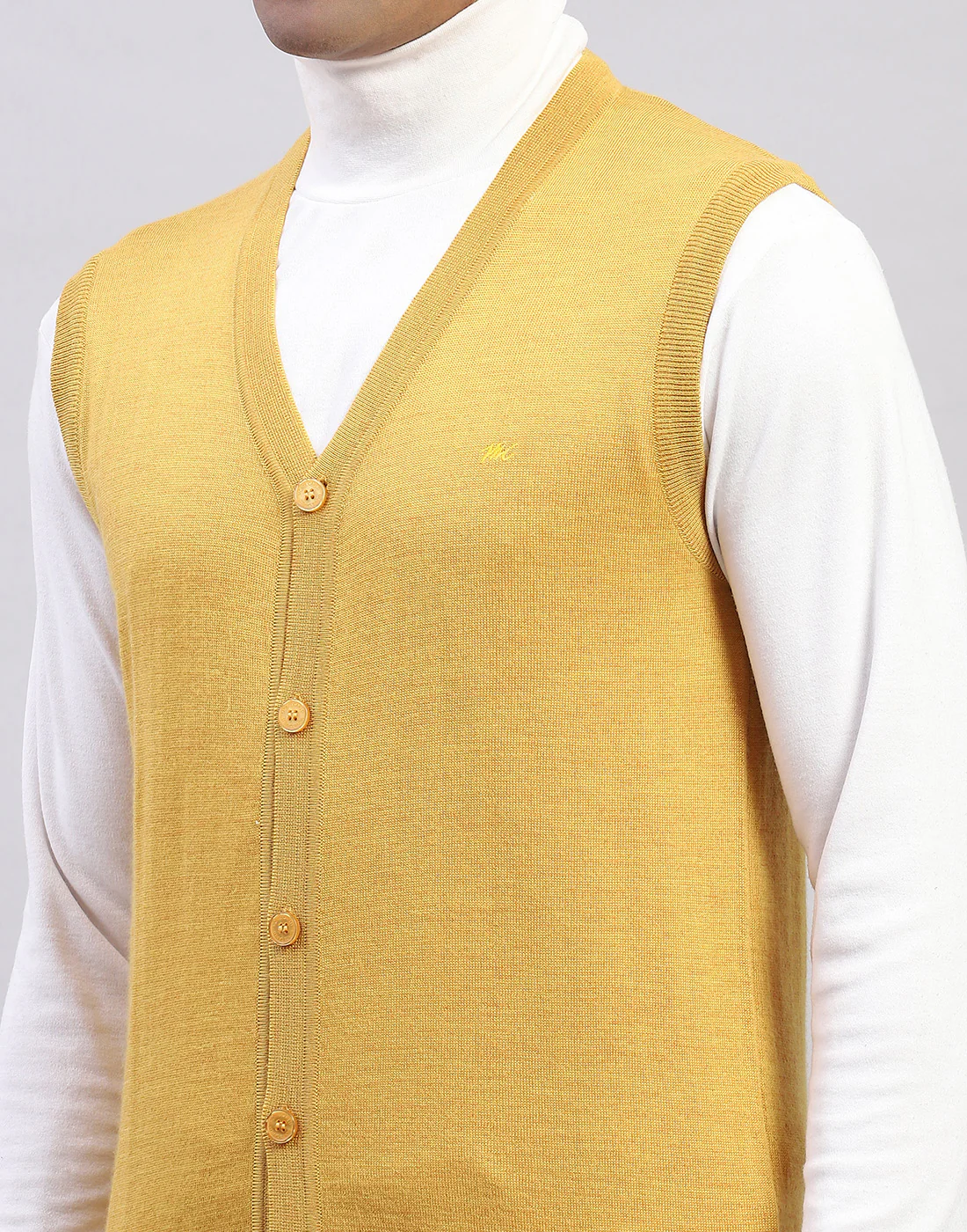 Men Cream Solid V Neck Sleeveless Cardigan - Image 7